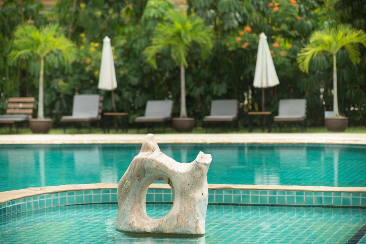 Blue Beach Grand Resort And Spa Rawai Exteriör bild